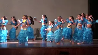 Niñas Bailando Danzas Árabe 1/2