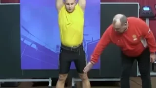 Техника работы ног в момент сброса гирь на грудь в толчке двух гирь от Сергея Мишина