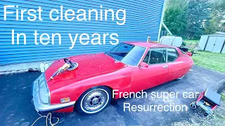 Resurrecting a derelict french spaceship, Neglected Citroen SM