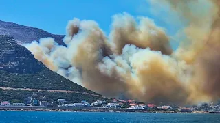 South Africa | Big fire around Kalk Bay