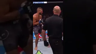 Jose Aldo drops Jeremy Stephens with a hard body hook