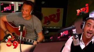 Nikos chante 'On se fait peur' en grec avec David Hallyday