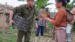 The police officer brought a flock of chickens as a gift for me