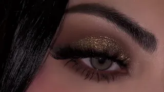 Achieve this Golden glitter blown out smokey eye look in 5 minutes✨