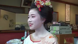 Кимоно и макияж ученицы  ГЕЙШИ