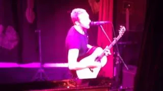 Coldplay's Chris Martin singing Viva La Vida solo at the Box in NYC