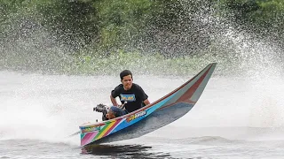 Longtail boat racer Toyota5K Engine reaches speeds of 100km/h on modified craft