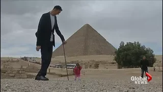 World's tallest man and shortest woman visit the Pyramids