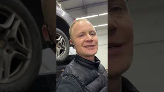 Утечка жидкости ГУР на Porsche