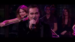 Jeroen van der Boom zingt ‘Nou is het genoeg” - RTL LATE NIGHT