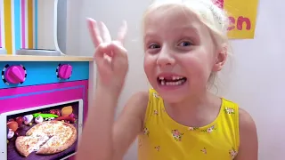 Alicia y Eva con papá enseñan simples reglas de cómo comer bien a los niños