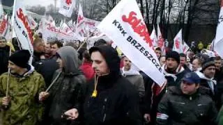 Związkowa manifestacja wyrusza spod katowickiego Spodka