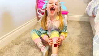 The Boo Boo Story from Emma and Ella! Pretend Play - girls helping each other