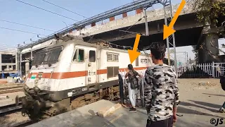 Girl Steps Back As WAP-7 Kicks Dust at 130 KMPH with Yeshwantpur Clone and Nanded Jammu Humsafar !!!