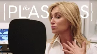 Real Housewife Sonja Morgan's 20-Minute Non-Surgical Face Lift | The Plastics | Harper's BAZAAR