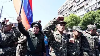 Армения: военные и священники примыкают к протестующим | НОВОСТИ