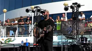 Aaron Lewis - Acoustic "Turn the Page" Seger Cover Awesome