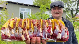 Few people cook beef this way! A delicious dinner with the simplest ingredients. Village life