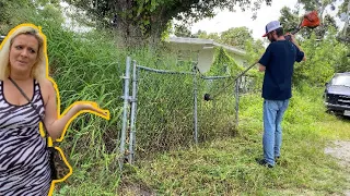 I KNOCKED on this RANDOM HOMEOWNERS door and GAVE her a FREE LAWN MAKEOVER [This yard was NEGLECTED]