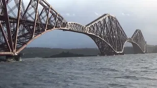 WINDY DAY AND HIGH TIDE  UNDER THE BRIDGES with live commentary.