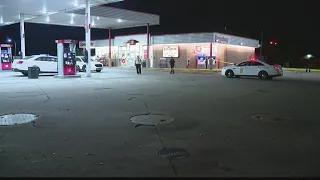 2 teens found shot inside car at gas station
