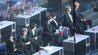 BTS 리액션 reaction : 마마무 MAMAMOO, 모모랜드 MOMOLAND 음원 본상 수상 Main Prize : fancam 190105 고척돔