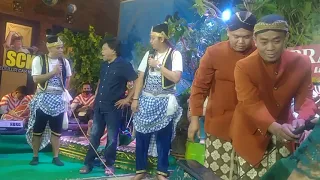 cak percil ,mas jo klitik, cak komet, cak dodok ngumpul bareng di rumah abah H. syakirun.