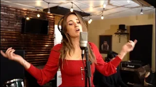 She Ain't Me (Live Acoustic) - Sophia Scott