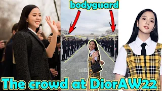 Jisoo at DiorAW22 (before vs after the show) - How Jisoo creates the crowd at Dior' Show 2022