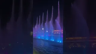 Музыкальный фонтан в парке Ташкент-Сити. Узбекистан