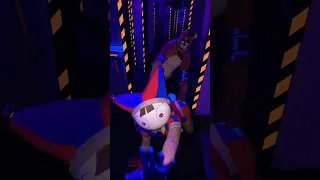 FREDDY FAZBEAR ATTACKS POMNI AT ARCADE!!