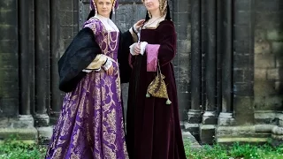 Dressing up a Tudor lady