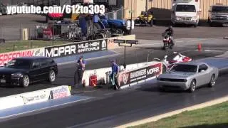 Dodge Challenger RT vs Dodge Magnum RT Drag Race