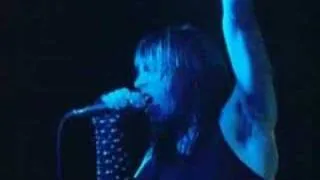 Iron Maiden - Hallowed Be Thy Name (live)