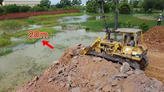 Update Filling up land huge.Operator BULLDOZER KOMATSU Pushing land stone into water&Dump Truck 25t