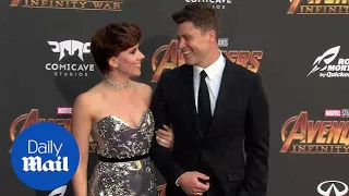 Scarlett Johansson & Colin Jost arm in arm at Avengers premiere - Daily Mail