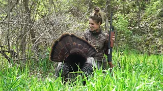 Self Filmed Iowa Public Land Gobbler - Survives Copper Shot!