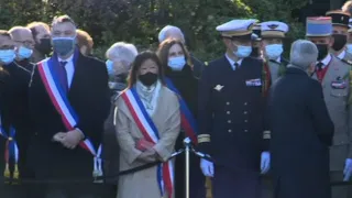 Francia, Marine Le Pen e Anne Hidalgo sulla tomba di De Gaulle