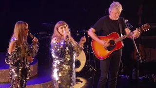 Roger Waters surprise guest appearance with Lucius - "Mother" [Pink Floyd cover]