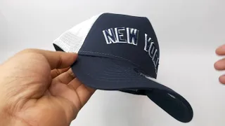 NEW ERA CAP TRUCKER NEW YORK YANKEES TEAM SCRIPT