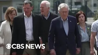 Senator Mitch McConnell visits Kyiv as Ukrainian forces push Russian troops from Kharkiv