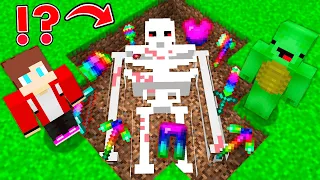 JJ AND MIKEY FOUND THE CORPSE OF A RAINBOW GOLEM in Minecraft ! SECRET DEAD GOLEM !