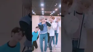 190422 TXT Cat & Dog TikTok