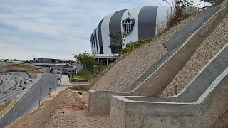 Nossa Arena MRV _ INÍCIO DE  EROSÃO NA ENCOSTA.