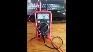 UNI-T UT33D+ palm size mutimeter