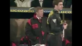 Eric Cantona drop kick on fan against Crystal Palace - 1995