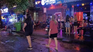 Walking at night - Phnom Penh Cambodia - Night Tour