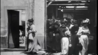 Вихід робітників з фабрики [La sortie de l'usine Lumière à Lyon] - фільми братів Люм'єр