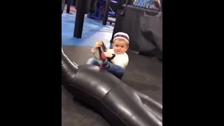 Hasbullah Mini Khabib jr  try the submission move