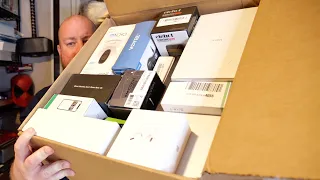 What's inside of a $920 Amazon Customer Returns ELECTRONICS Mystery Box